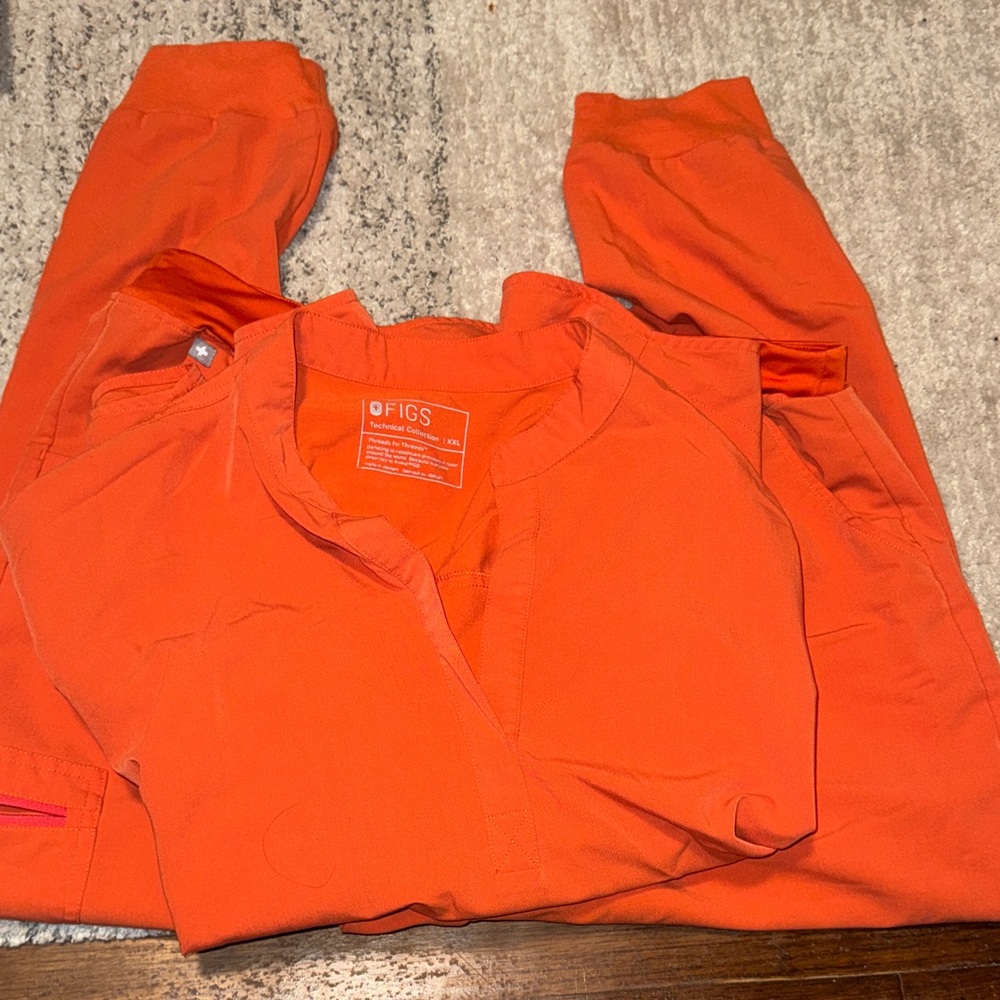 Figs Women's Orange Scrub Pants (top and bottom xxl)